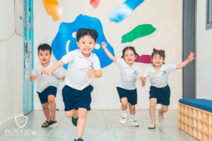 Cho con lần đầu đi học và những điều cha mẹ nhất định phải biết